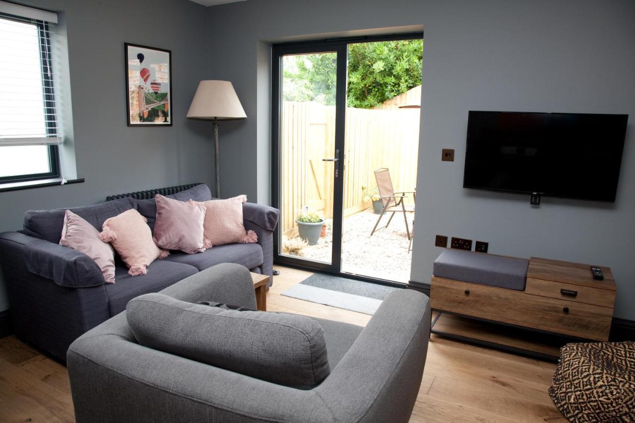 Little Elm - Luxury Home From Home, Free Parking, 30-40 Mins Walk From Bath City Centre Exterior photo